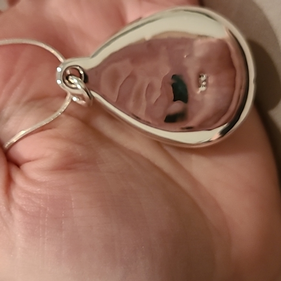 Sterling silver puffy tear drop pebbled surface necklace - Picture 3 of 9